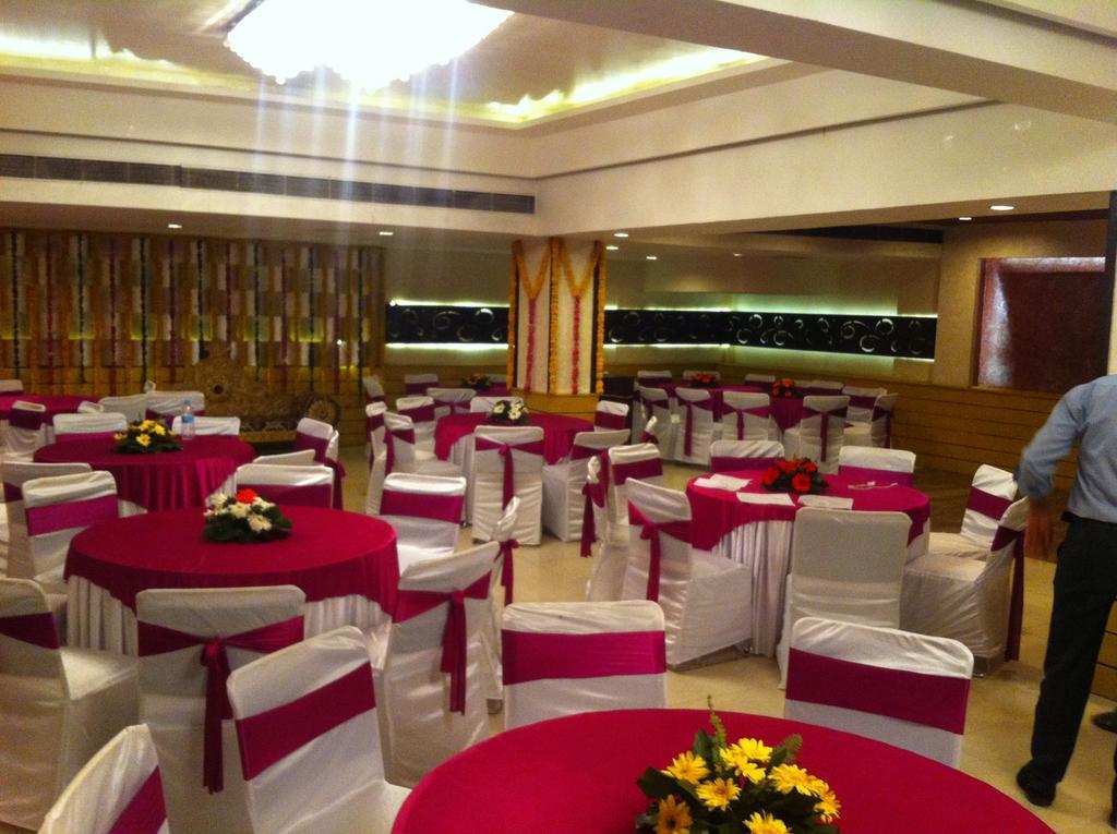 The Rajshahi Palace Hotell Indore Eksteriør bilde