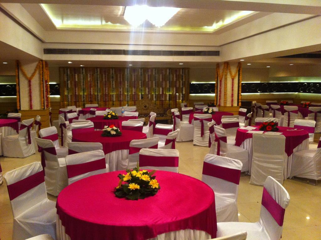 The Rajshahi Palace Hotell Indore Eksteriør bilde