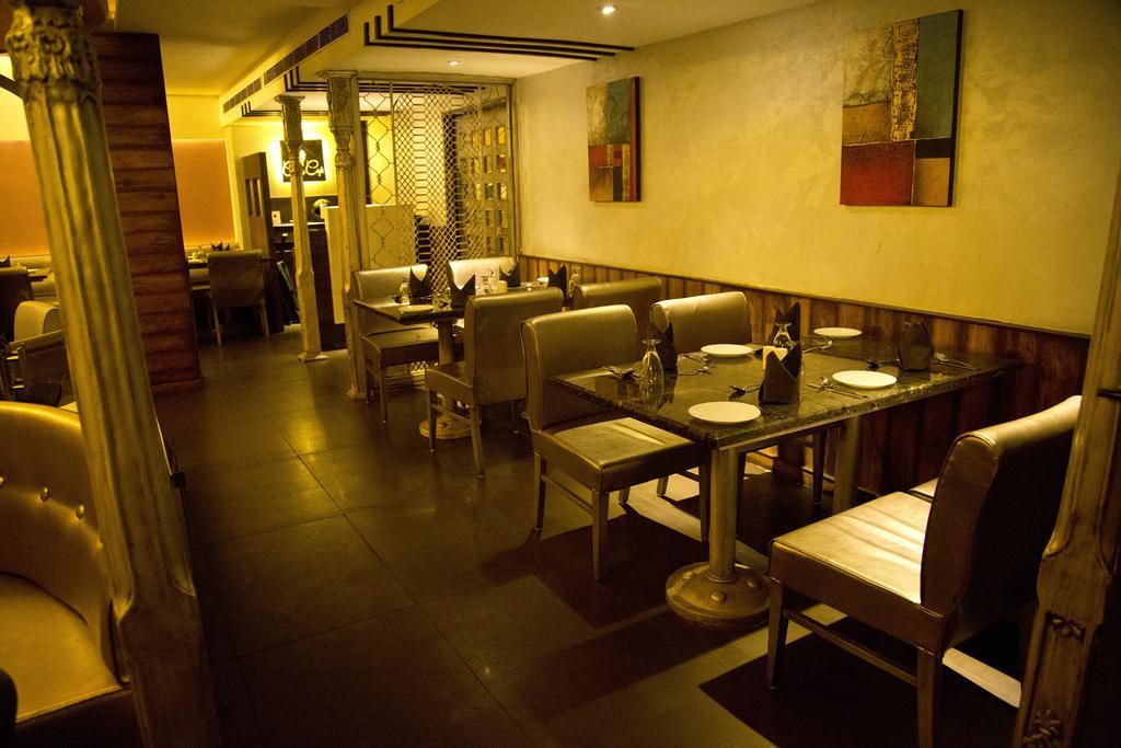 The Rajshahi Palace Hotell Indore Eksteriør bilde