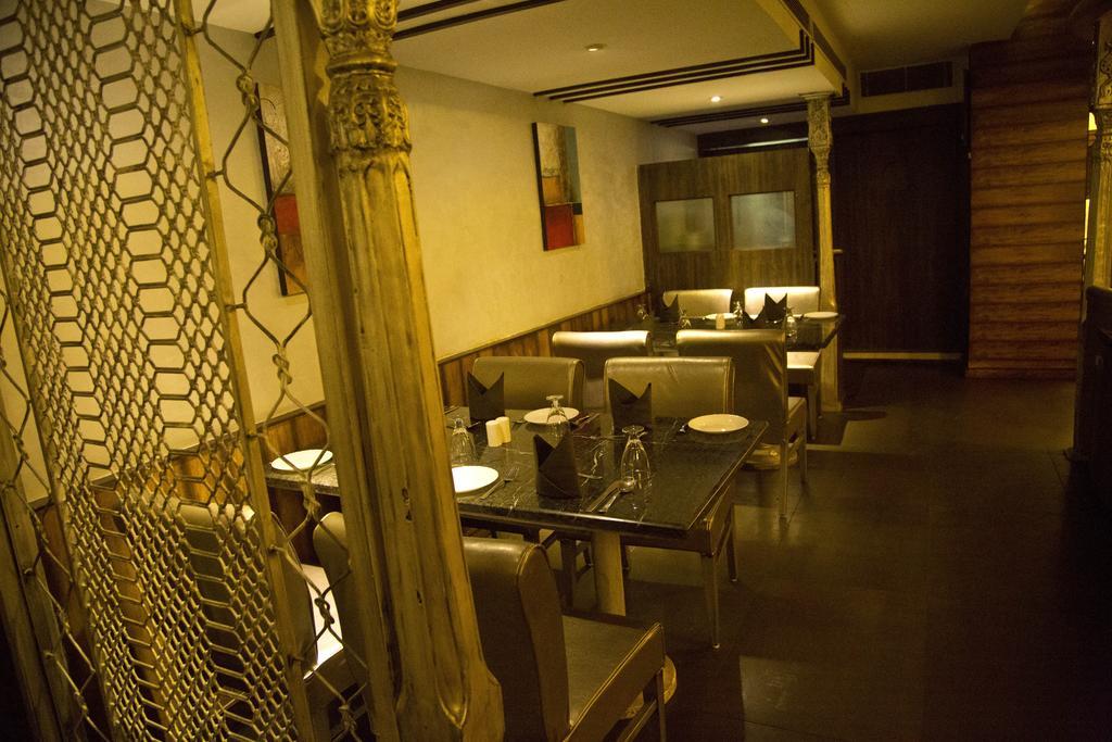 The Rajshahi Palace Hotell Indore Eksteriør bilde