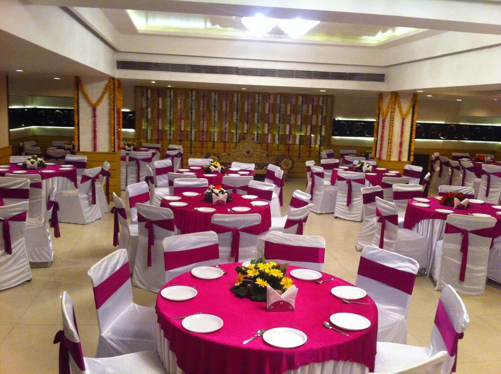 The Rajshahi Palace Hotell Indore Eksteriør bilde