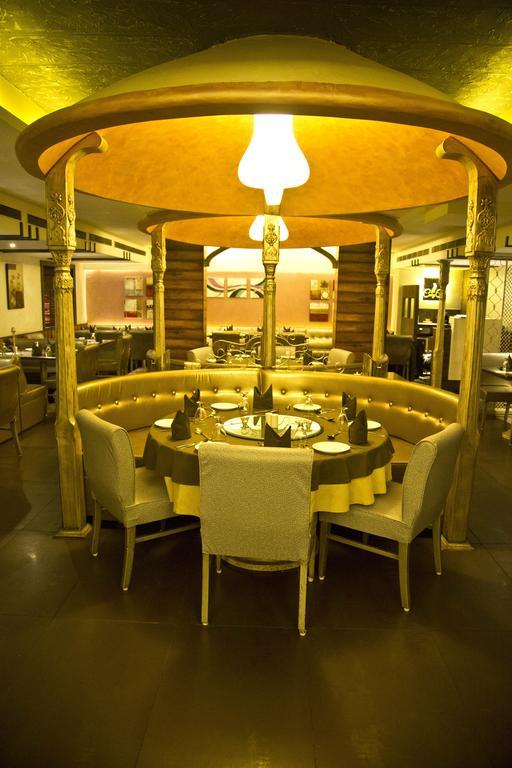 The Rajshahi Palace Hotell Indore Eksteriør bilde