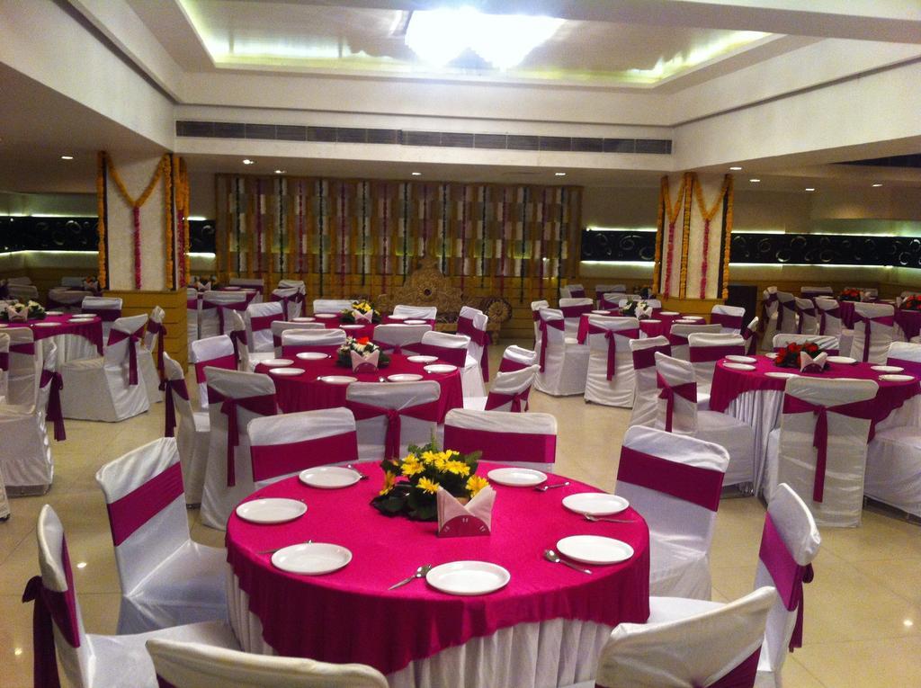 The Rajshahi Palace Hotell Indore Eksteriør bilde