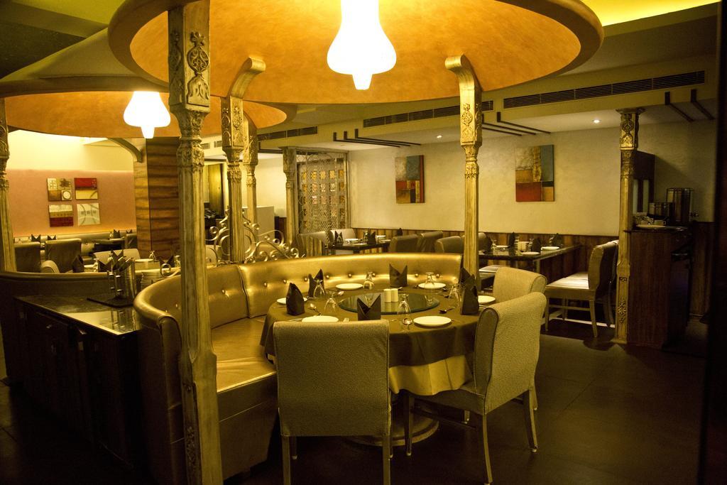 The Rajshahi Palace Hotell Indore Eksteriør bilde