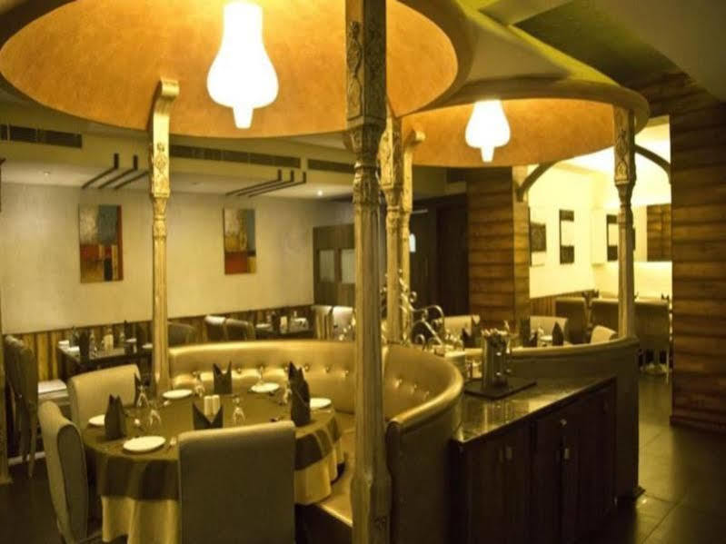 The Rajshahi Palace Hotell Indore Eksteriør bilde